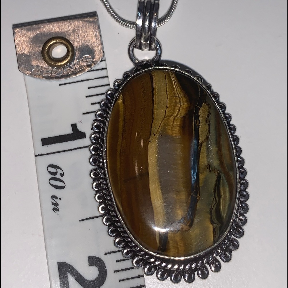 Tiger eye and silver pendant in a silver chain. - Picture 6 of 8